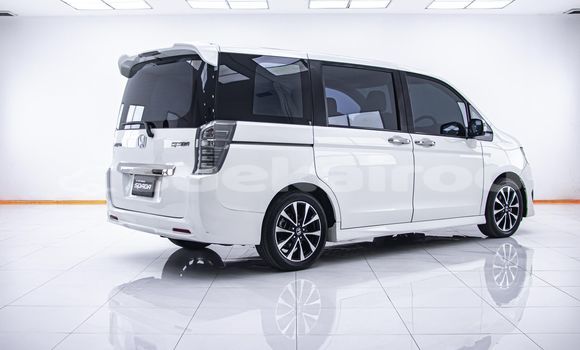 Buy Used Honda Stepwgn White Car in Bangkok in Bangkok Buy Used Honda Stepwgn White Car in Bangkok in Bangkok