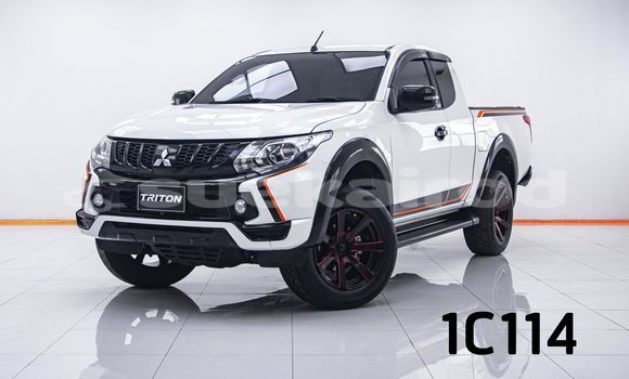 ซื้อ รถมือสอง Mitsubishi Triton ขาว รถยนต์ ใน %{เมือง} ใน กรุงเทพมหานคร