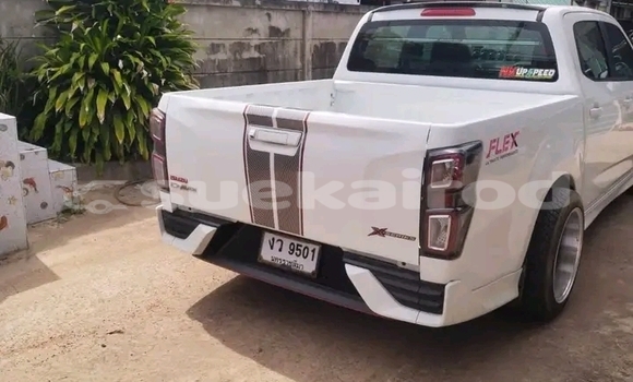 ซื้อ รถมือสอง Isuzu Bighorn ขาว รถยนต์ ใน %{เมือง} ใน จันทบุรี ซื้อ รถมือสอง Isuzu Bighorn ขาว รถยนต์ ใน %{เมือง} ใน จันทบุรี