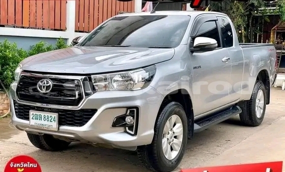 ซื้อ รถมือสอง Ford Ranger ขาว รถยนต์ ใน %{เมือง} ใน ชัยนาท