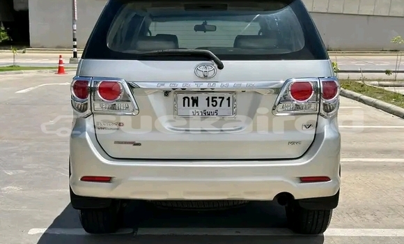 ซื้อ รถมือสอง Toyota Fortuner ขาว รถยนต์ ใน %{เมือง} ใน ชัยนาท ซื้อ รถมือสอง Toyota Fortuner ขาว รถยนต์ ใน %{เมือง} ใน ชัยนาท