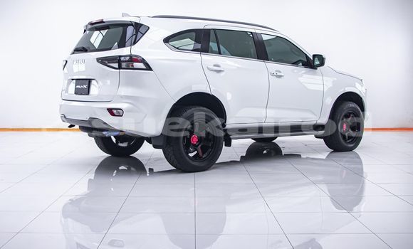 Buy Used Isuzu MU-X White Car in Bangkok in Bangkok Buy Used Isuzu MU-X White Car in Bangkok in Bangkok