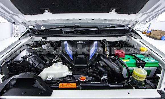 Buy Used Isuzu MU-X White Car in Bangkok in Bangkok Buy Used Isuzu MU-X White Car in Bangkok in Bangkok