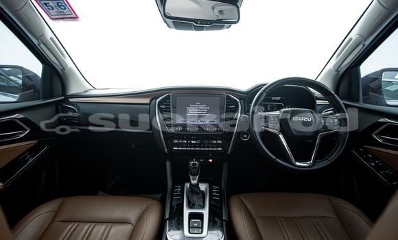 Buy Used Isuzu MU-X White Car in Bangkok in Bangkok Buy Used Isuzu MU-X White Car in Bangkok in Bangkok