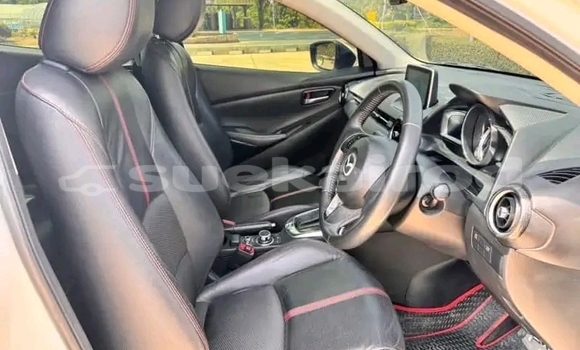 ซื้อ รถมือสอง Mazda 326 ขาว รถยนต์ ใน %{เมือง} ใน จันทบุรี