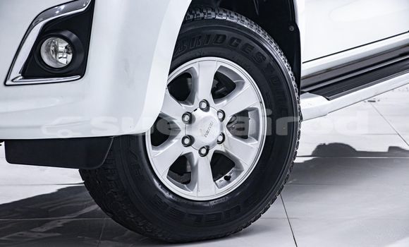 Buy Used Isuzu D-Max White Car in Bangkok in Bangkok Buy Used Isuzu D-Max White Car in Bangkok in Bangkok