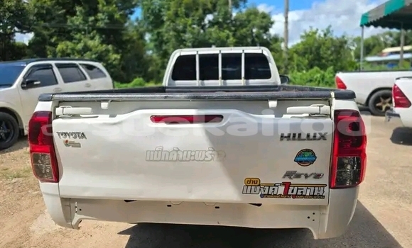 Buy Used Toyota REVO CAB Z-EDITION White Car in Chai Nat in Chai Nat