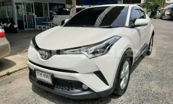 ซื้อ รถมือสอง Toyota C-HR ขาว รถยนต์ ใน %{เมือง} ใน กำแพงเพชร ซื้อ รถมือสอง Toyota C-HR ขาว รถยนต์ ใน %{เมือง} ใน กำแพงเพชร