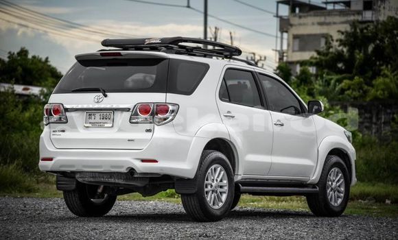 ซื้อ รถมือสอง Toyota Fortuner ขาว รถยนต์ ใน %{เมือง} ใน บึงกาฬ ซื้อ รถมือสอง Toyota Fortuner ขาว รถยนต์ ใน %{เมือง} ใน บึงกาฬ