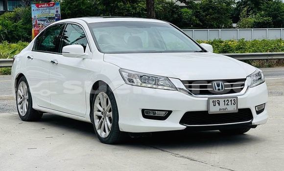 ซื้อ รถมือสอง Honda Accord ขาว รถยนต์ ใน %{เมือง} ใน กรุงเทพมหานคร