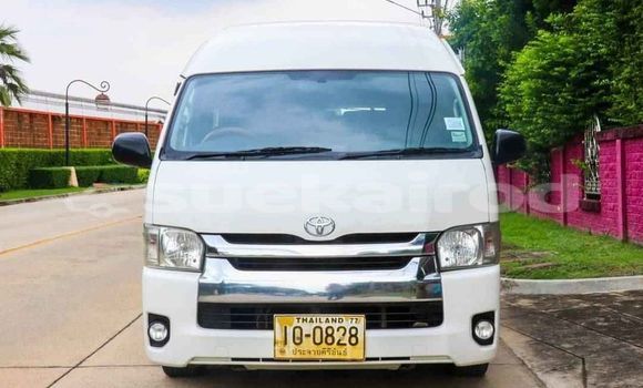 Buy Used Toyota Commuter White Car in Bangkok in Bangkok