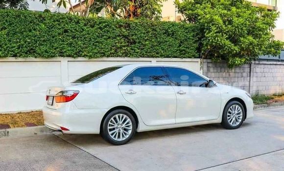 ซื้อ รถมือสอง Toyota Camry ขาว รถยนต์ ใน %{เมือง} ใน กรุงเทพมหานคร