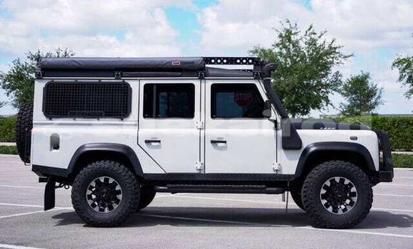 Buy Used Land Rover Defender White Car in Bangkok in Bangkok Buy Used Land Rover Defender White Car in Bangkok in Bangkok