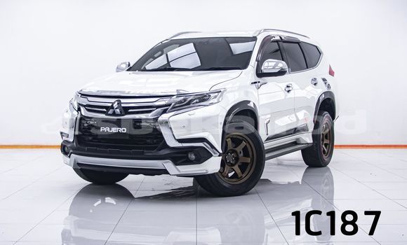 ซื้อ รถมือสอง Mitsubishi Pajero ขาว รถยนต์ ใน %{เมือง} ใน กรุงเทพมหานคร ซื้อ รถมือสอง Mitsubishi Pajero ขาว รถยนต์ ใน %{เมือง} ใน กรุงเทพมหานคร