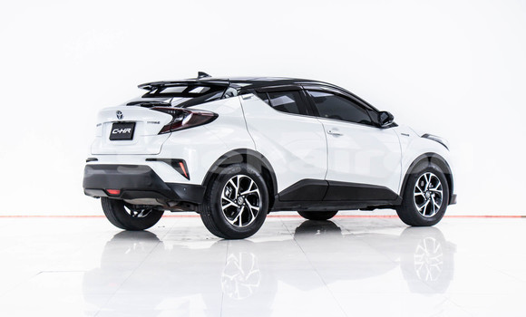 Buy Used Toyota C-HR White Car in Bangkok in Bangkok Buy Used Toyota C-HR White Car in Bangkok in Bangkok