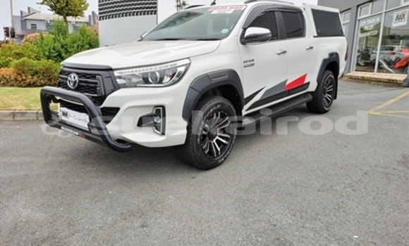 Buy Used Toyota Hilux White Car in Bangkok in Bangkok