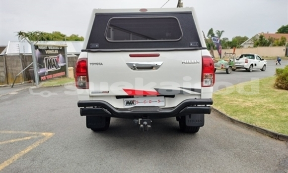 Buy Used Toyota Hilux White Car in Bangkok in Bangkok Buy Used Toyota Hilux White Car in Bangkok in Bangkok