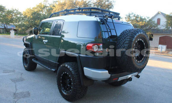 Buy Used Toyota FJ Cruiser Green Car in Bangkok in Bangkok Buy Used Toyota FJ Cruiser Green Car in Bangkok in Bangkok
