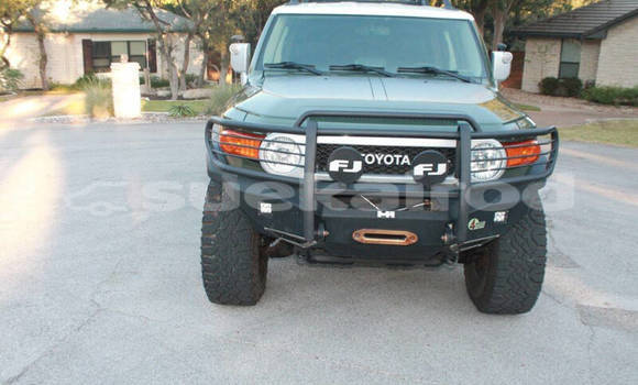 Buy Used Toyota FJ Cruiser Green Car in Bangkok in Bangkok Buy Used Toyota FJ Cruiser Green Car in Bangkok in Bangkok
