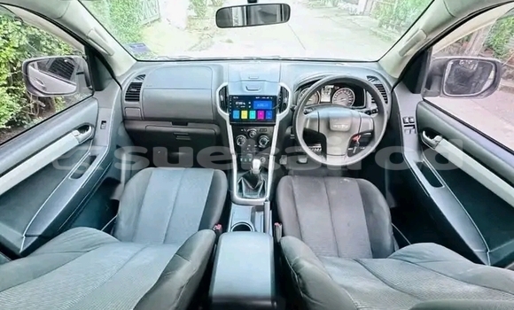 Buy Used Isuzu D-Max White Car in Chai Nat in Chai Nat Buy Used Isuzu D-Max White Car in Chai Nat in Chai Nat