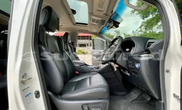 Buy Used Toyota Vellfire White Car in Chai Nat in Chai Nat Buy Used Toyota Vellfire White Car in Chai Nat in Chai Nat