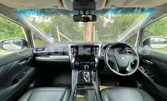 Buy Used Toyota Vellfire White Car in Chai Nat in Chai Nat Buy Used Toyota Vellfire White Car in Chai Nat in Chai Nat