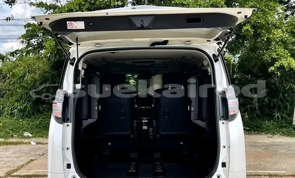 Buy Used Toyota Vellfire White Car in Chai Nat in Chai Nat Buy Used Toyota Vellfire White Car in Chai Nat in Chai Nat