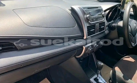 ซื้อ รถมือสอง Toyota Yaris สีดำ รถยนต์ ใน %{เมือง} ใน จันทบุรี