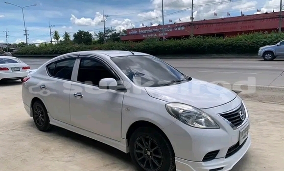 ซื้อ รถมือสอง Nissan Almera ขาว รถยนต์ ใน %{เมือง} ใน กาญจนบุรี