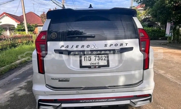 ซื้อ รถมือสอง Mitsubishi Pajero อื่น ๆ รถยนต์ ใน %{เมือง} ใน กาญจนบุรี ซื้อ รถมือสอง Mitsubishi Pajero อื่น ๆ รถยนต์ ใน %{เมือง} ใน กาญจนบุรี