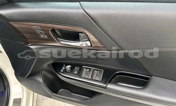 Buy Used Honda Accord White Car in Chai Nat in Chai Nat