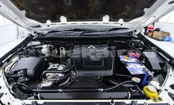 Buy Used Mitsubishi Pajero White Car in Bangkok in Bangkok Buy Used Mitsubishi Pajero White Car in Bangkok in Bangkok