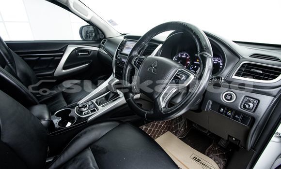 Buy Used Mitsubishi Pajero White Car in Bangkok in Bangkok Buy Used Mitsubishi Pajero White Car in Bangkok in Bangkok