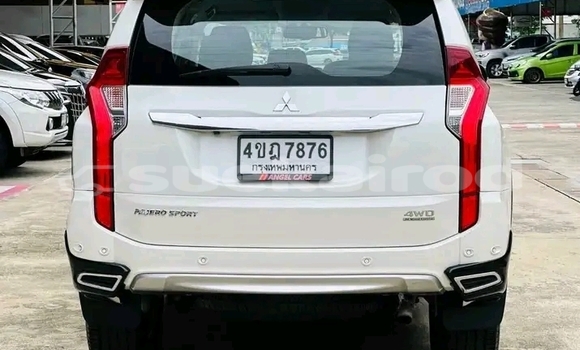 Buy Used Mitsubishi Pajero White Car in Chachoengsao in Chachoengsao Buy Used Mitsubishi Pajero White Car in Chachoengsao in Chachoengsao