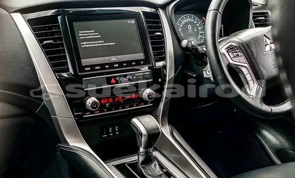 Buy Used Mitsubishi Pajero White Car in Kaeng Khlo in Chaiyaphum Buy Used Mitsubishi Pajero White Car in Kaeng Khlo in Chaiyaphum