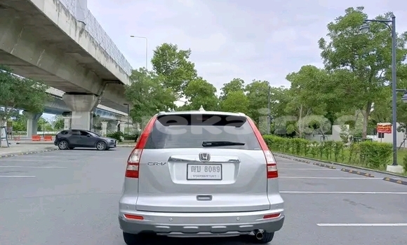 Buy Used Honda CR-V White Car in Chai Nat in Chai Nat Buy Used Honda CR-V White Car in Chai Nat in Chai Nat
