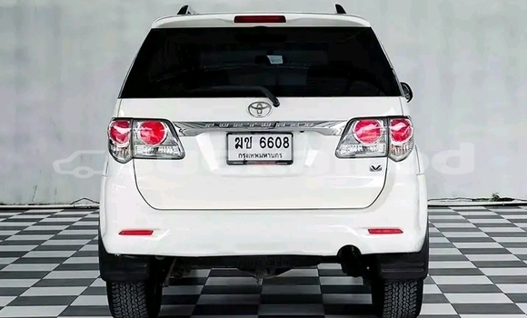 Buy Used Toyota Fortuner White Car in Chonburi in Chonburi Buy Used Toyota Fortuner White Car in Chonburi in Chonburi