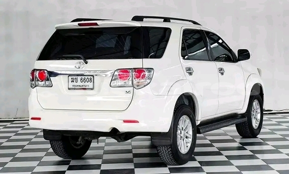 Buy Used Toyota Fortuner White Car in Chonburi in Chonburi Buy Used Toyota Fortuner White Car in Chonburi in Chonburi