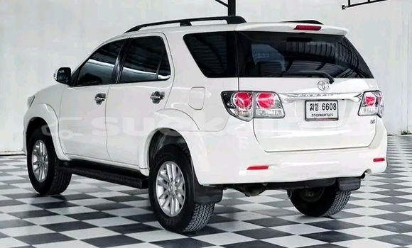Buy Used Toyota Fortuner White Car in Chonburi in Chonburi Buy Used Toyota Fortuner White Car in Chonburi in Chonburi