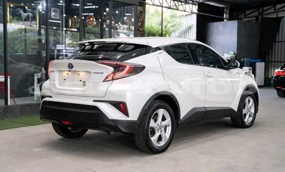Buy Used Toyota C-HR White Car in Chonburi in Chonburi Buy Used Toyota C-HR White Car in Chonburi in Chonburi