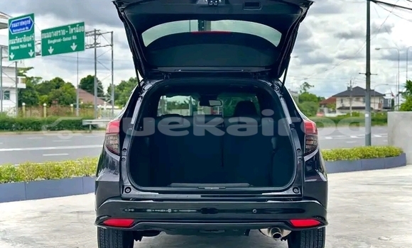 ซื้อ รถมือสอง Honda HR-V สีดำ รถยนต์ ใน %{เมือง} ใน ชลบุรี