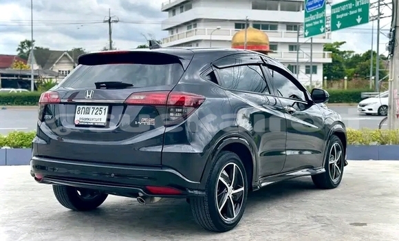 ซื้อ รถมือสอง Honda HR-V สีดำ รถยนต์ ใน %{เมือง} ใน ชลบุรี ซื้อ รถมือสอง Honda HR-V สีดำ รถยนต์ ใน %{เมือง} ใน ชลบุรี