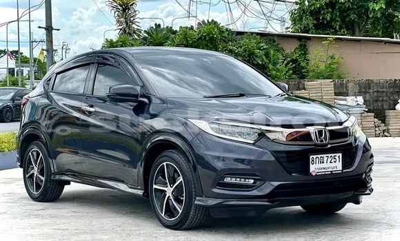 ซื้อ รถมือสอง Honda HR-V สีดำ รถยนต์ ใน %{เมือง} ใน ชลบุรี ซื้อ รถมือสอง Honda HR-V สีดำ รถยนต์ ใน %{เมือง} ใน ชลบุรี