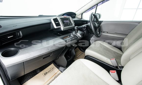 Buy Used Honda Freed White Car in Bangkok in Bangkok Buy Used Honda Freed White Car in Bangkok in Bangkok