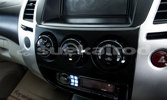 Buy Used Mitsubishi Pajero Brown Car in Bangkok in Bangkok Buy Used Mitsubishi Pajero Brown Car in Bangkok in Bangkok