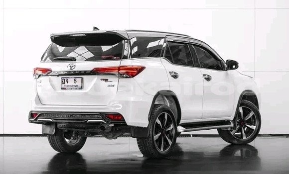 ซื้อ รถมือสอง Toyota Fortuner ขาว รถยนต์ ใน %{เมือง} ใน ชัยนาท ซื้อ รถมือสอง Toyota Fortuner ขาว รถยนต์ ใน %{เมือง} ใน ชัยนาท