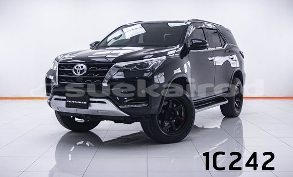 ซื้อ รถมือสอง Toyota Fortuner สีดำ รถยนต์ ใน %{เมือง} ใน กรุงเทพมหานคร
