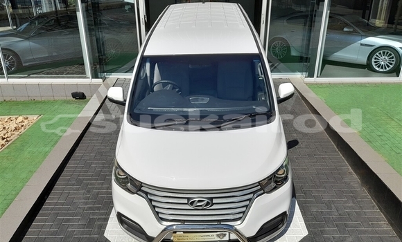 Buy Used Hyundai H1 White Car in Bangkok in Bangkok Buy Used Hyundai H1 White Car in Bangkok in Bangkok