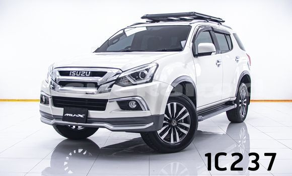ซื้อ รถมือสอง Isuzu MU-X ขาว รถยนต์ ใน %{เมือง} ใน กรุงเทพมหานคร