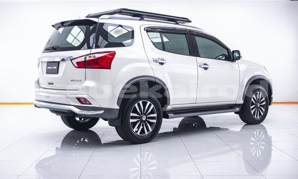 Buy Used Isuzu MU-X White Car in Bangkok in Bangkok Buy Used Isuzu MU-X White Car in Bangkok in Bangkok